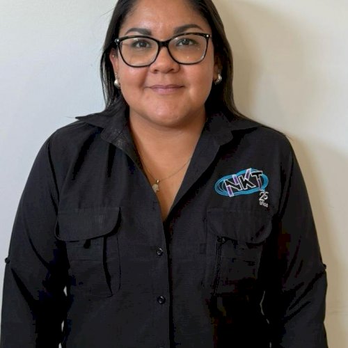 MARIELA LISSETH PAREDES RIVAS, Administradora de Empresas